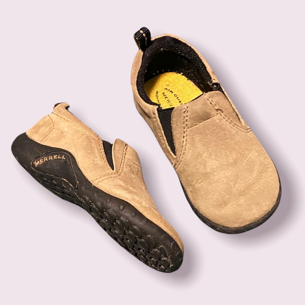 MERRELL Tan suede Jungle moc slip on shoes kids 6